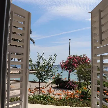 Luxury Lukas Apartman