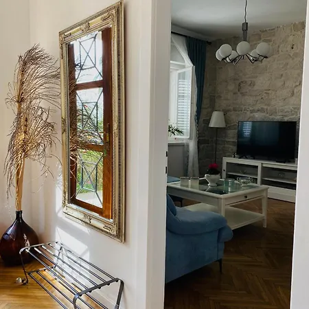 Luxury Lukas Apartamento