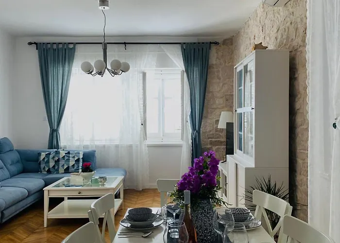 Luxury Lukas Orebić